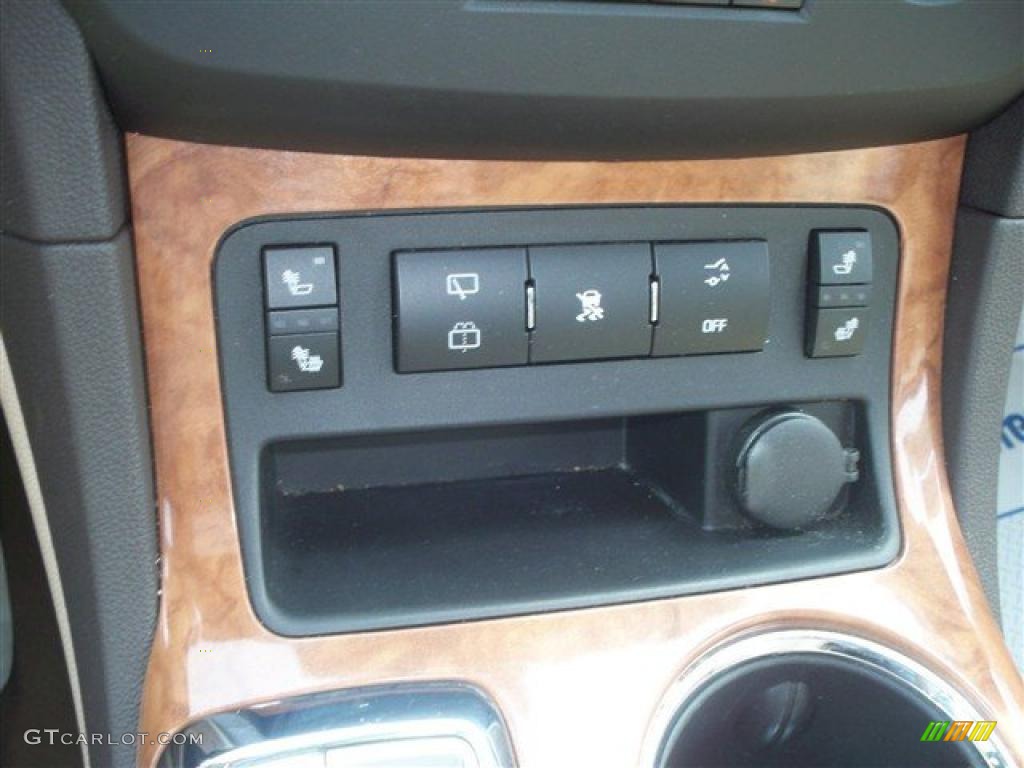 2011 Buick Enclave CXL AWD Controls Photo #46465383