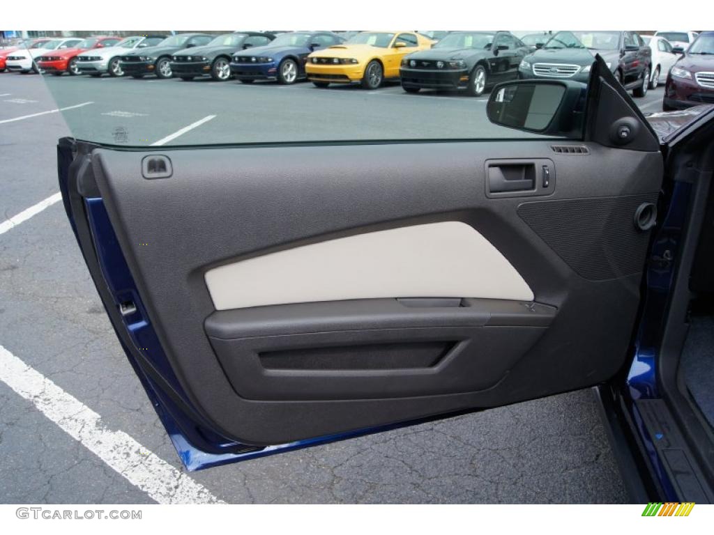 2012 Ford Mustang GT Coupe Stone Door Panel Photo #46465737