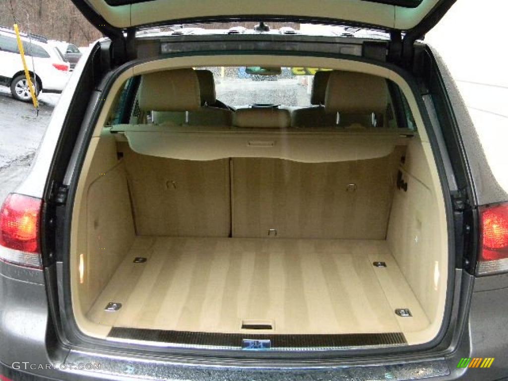 2008 Volkswagen Touareg 2 V8 Trunk Photo #46466631