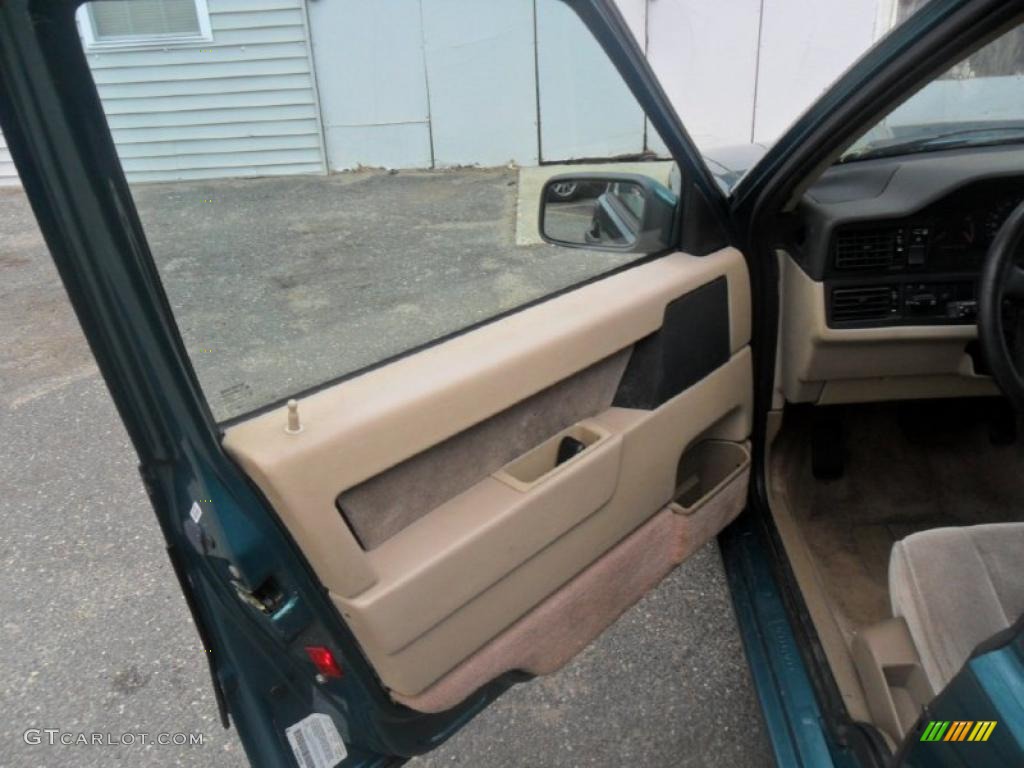 1994 Volvo 850 GLT Sedan Door Panel Photos