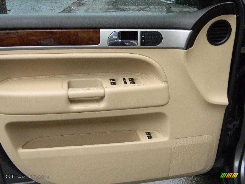 2008 Volkswagen Touareg 2 V8 Pure Beige Door Panel Photo #46466676