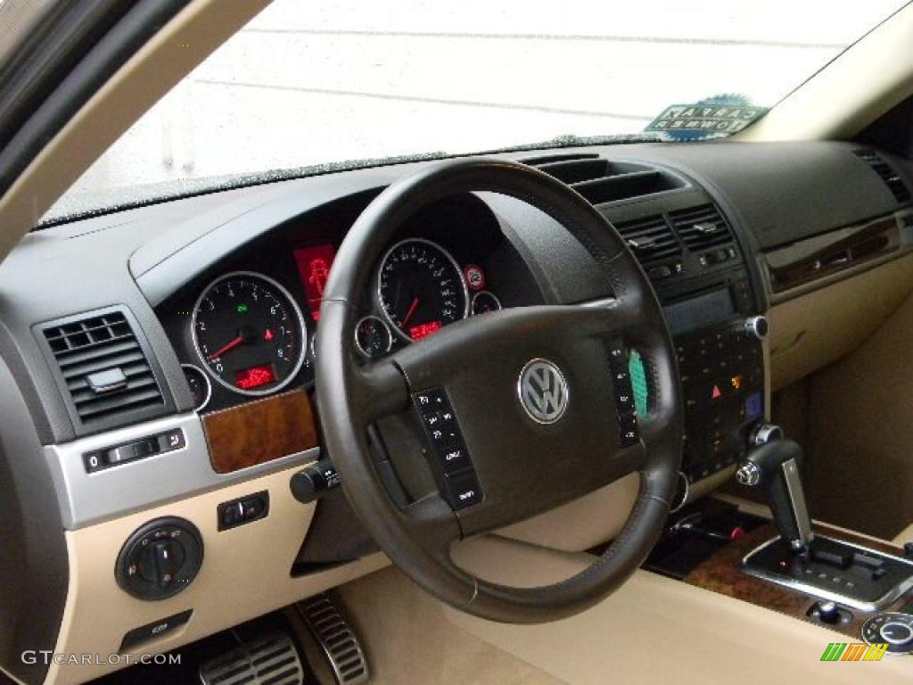 Pure Beige Interior 2008 Volkswagen Touareg 2 V8 Photo #46466691