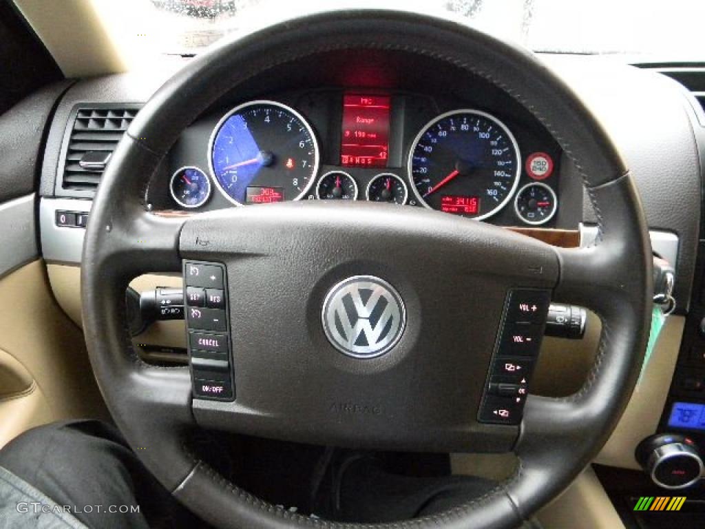 2008 Volkswagen Touareg 2 V8 Pure Beige Steering Wheel Photo #46466889