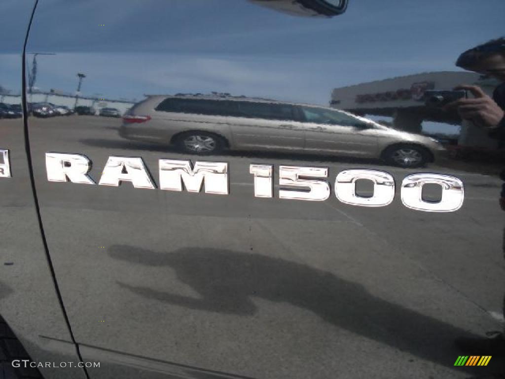 2011 Ram 1500 Big Horn Quad Cab 4x4 - Brilliant Black Crystal Pearl / Dark Slate Gray/Medium Graystone photo #17