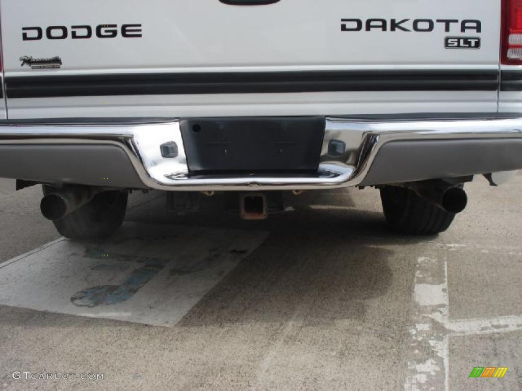 2003 Dakota SLT Quad Cab - Bright White / Taupe photo #35