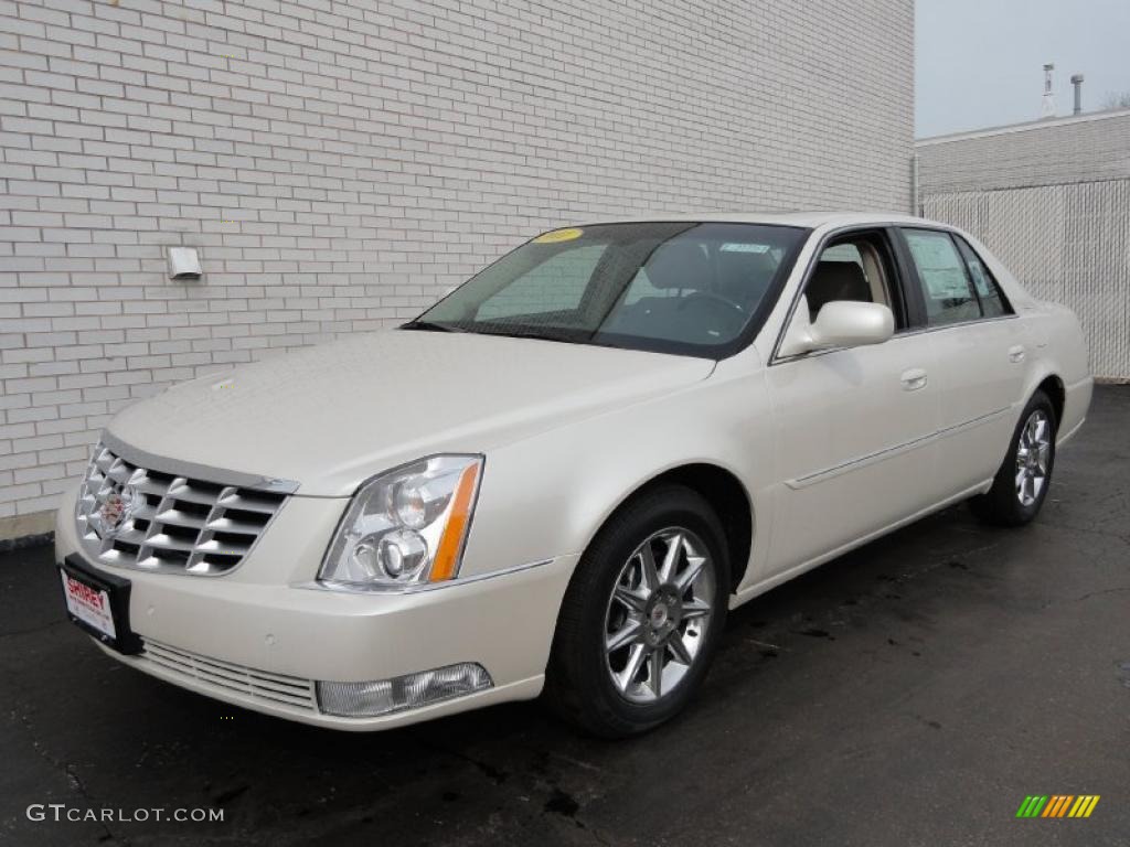 White Diamond Tricoat 2011 Cadillac DTS Luxury Exterior Photo #46469115