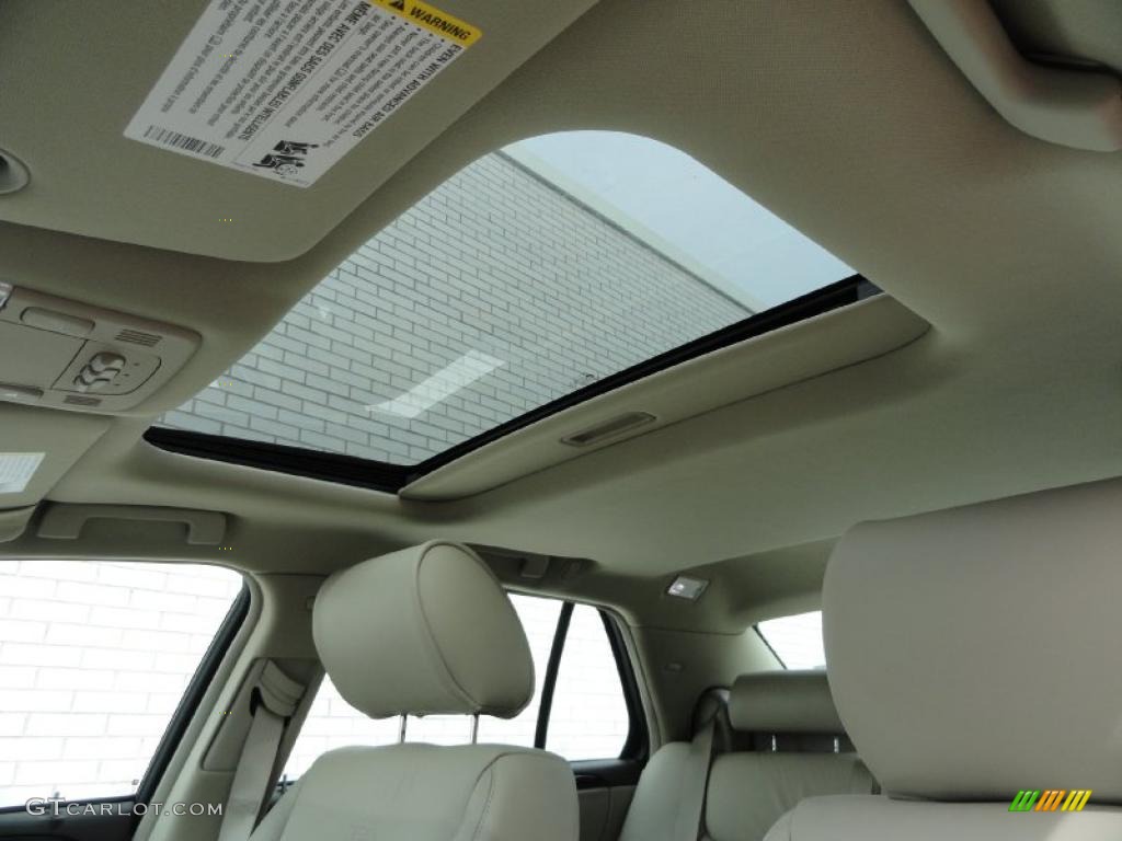 2011 Cadillac DTS Luxury Sunroof Photo #46469304