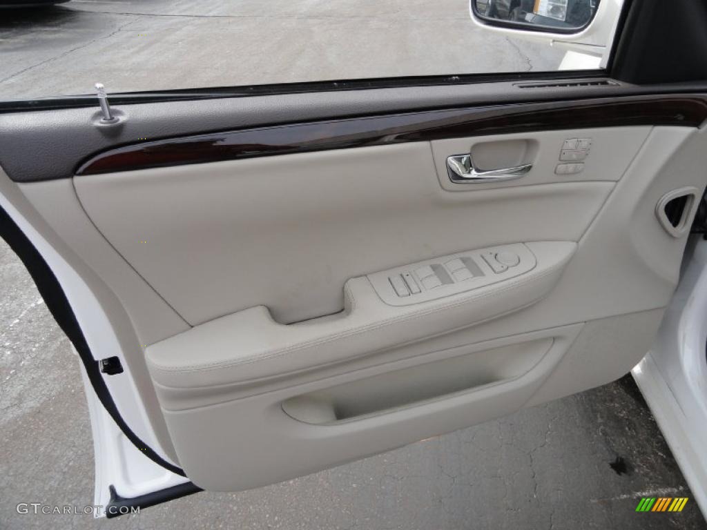 2011 Cadillac DTS Luxury Shale/Cocoa Accents Door Panel Photo #46469322