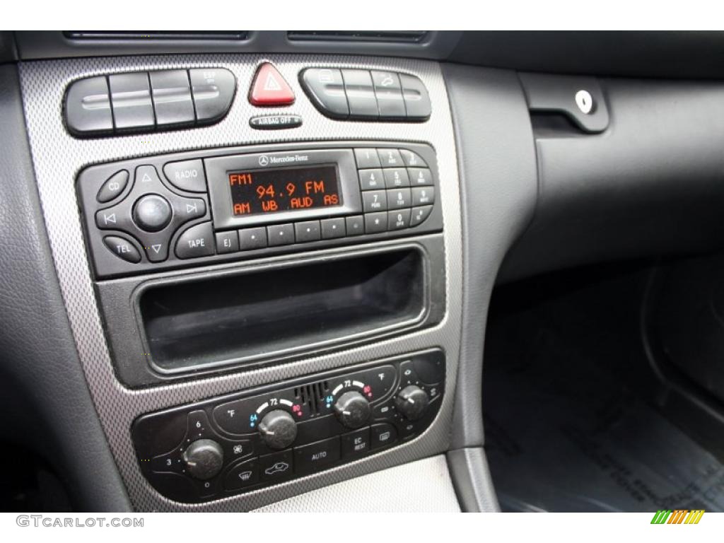2002 Mercedes-Benz C 230 Kompressor Coupe Controls Photo #46470333