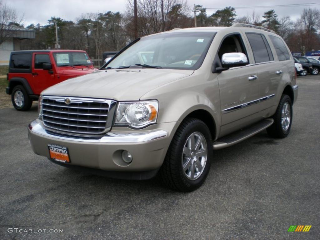Light Sandstone Metallic 2008 Chrysler Aspen Limited Exterior Photo #46471065