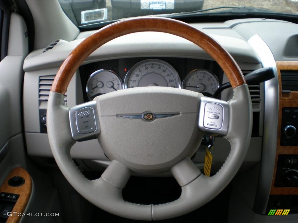 2008 Chrysler Aspen Limited Light Graystone Steering Wheel Photo #46471224