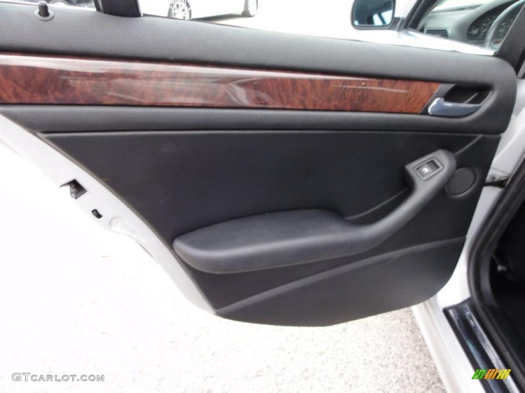 2003 BMW 3 Series 325xi Wagon Black Door Panel Photo #46473684
