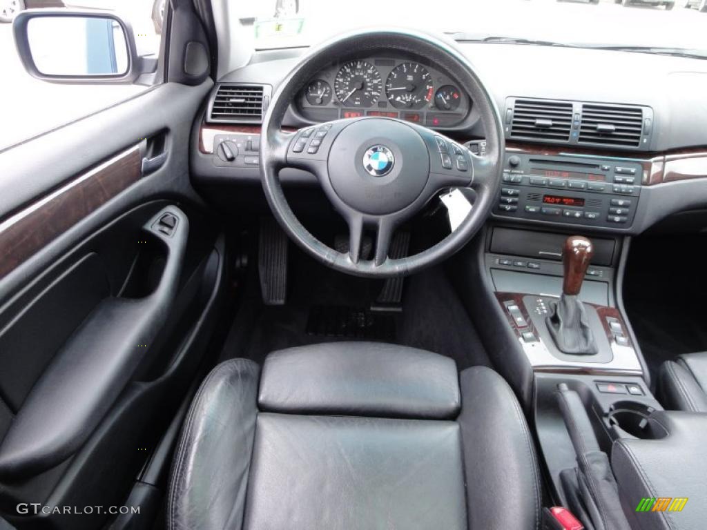 2003 BMW 3 Series 325xi Wagon Black Dashboard Photo #46473720