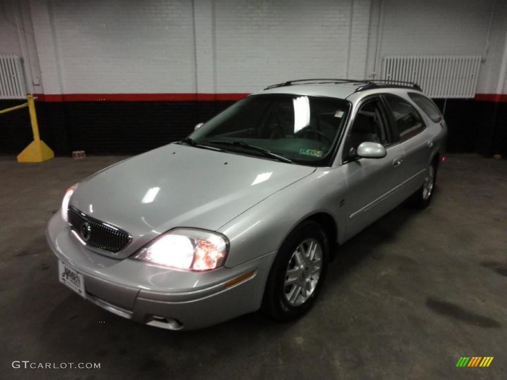 2004 Sable LS Premium Wagon - Silver Frost Metallic / Medium Graphite photo #2