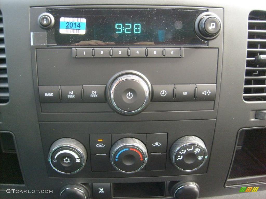 2011 GMC Sierra 2500HD Work Truck Regular Cab 4x4 Controls Photo #46475763