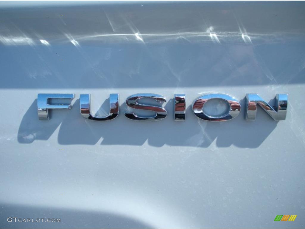 2011 Fusion SE - White Suede / Medium Light Stone photo #4