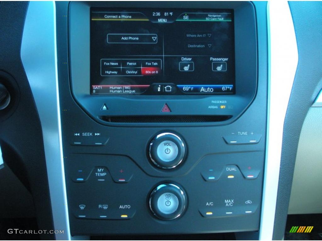 2011 Ford Explorer XLT Controls Photo #46476252