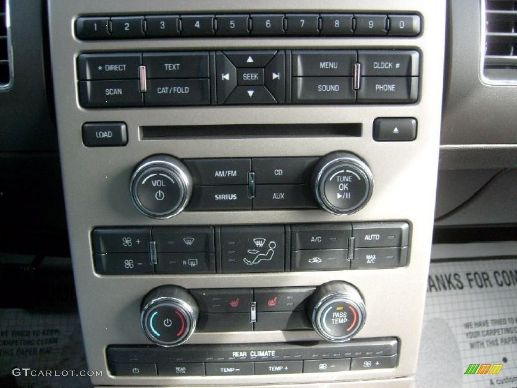 2011 Ford Flex SEL AWD Controls Photo #46476687