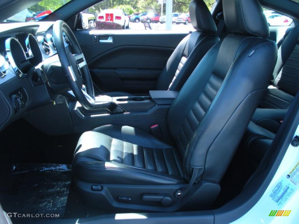 Dark Charcoal Interior 2006 Ford Mustang GT Premium Coupe Photo #46477614