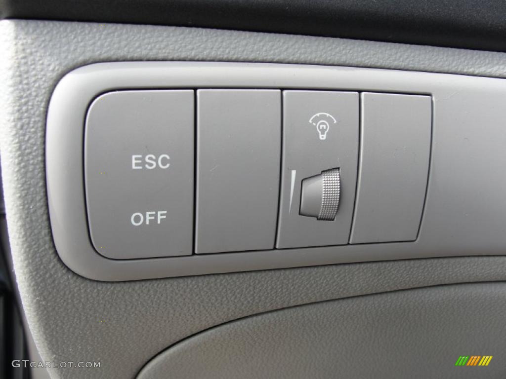 2009 Kia Optima LX Controls Photo #46477737