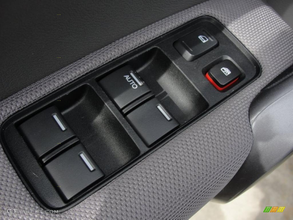 2009 Honda CR-V LX Controls Photo #46478304