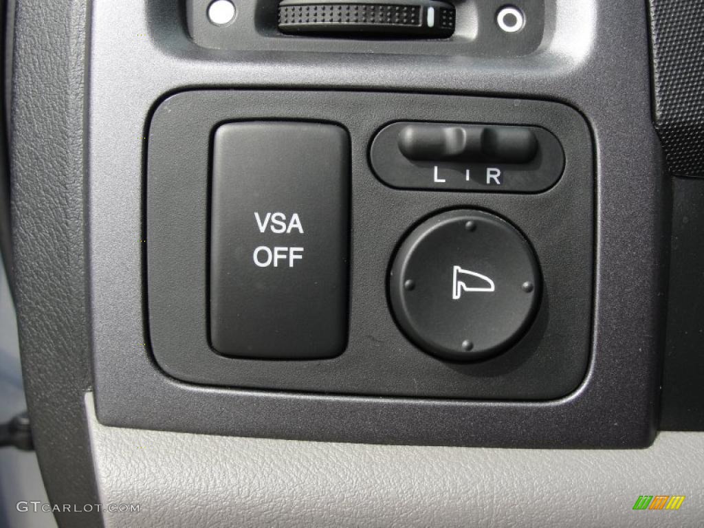 2009 Honda CR-V LX Controls Photo #46478544