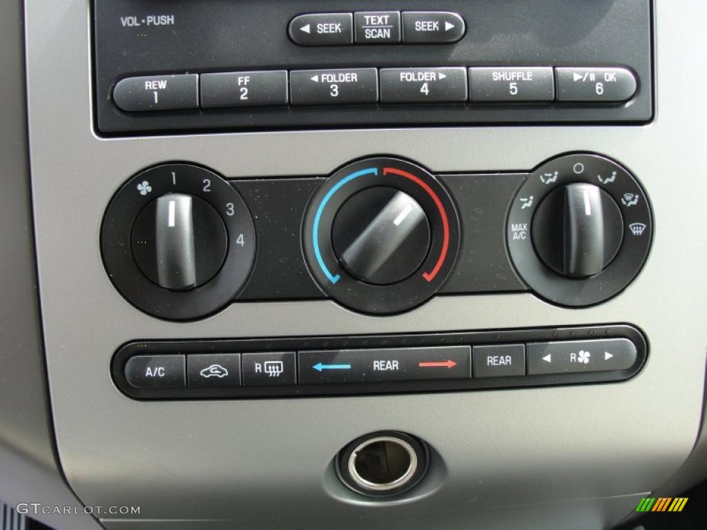 2010 Ford Expedition EL XLT Controls Photo #46479129