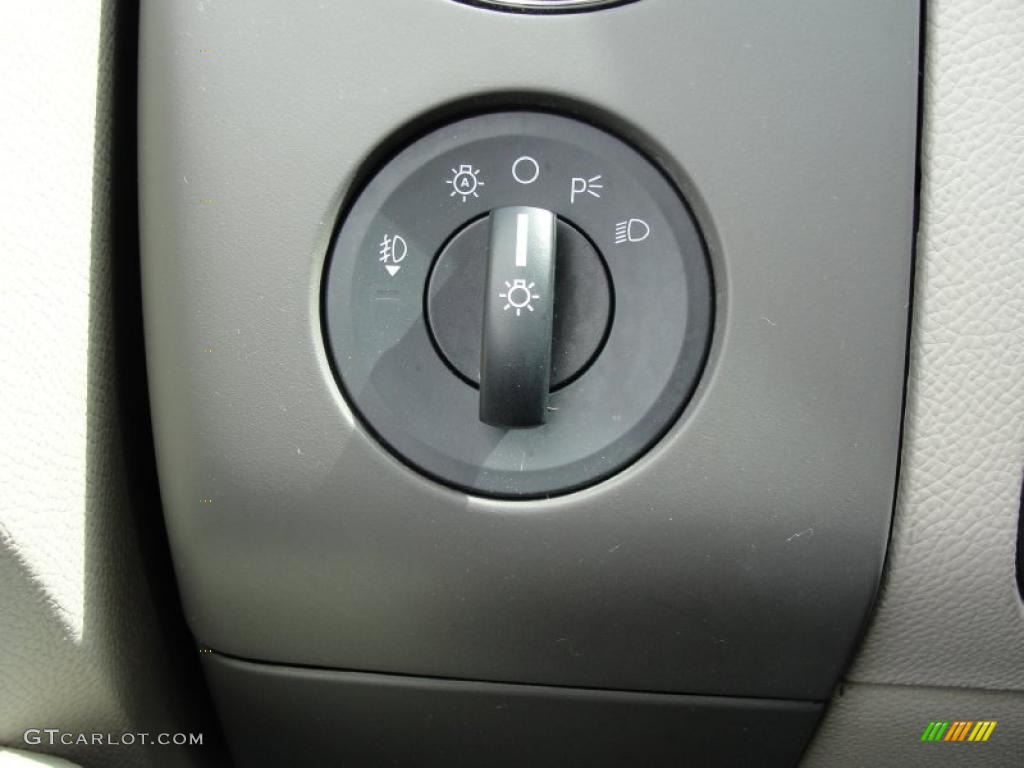 2010 Ford Expedition EL XLT Controls Photo #46479963