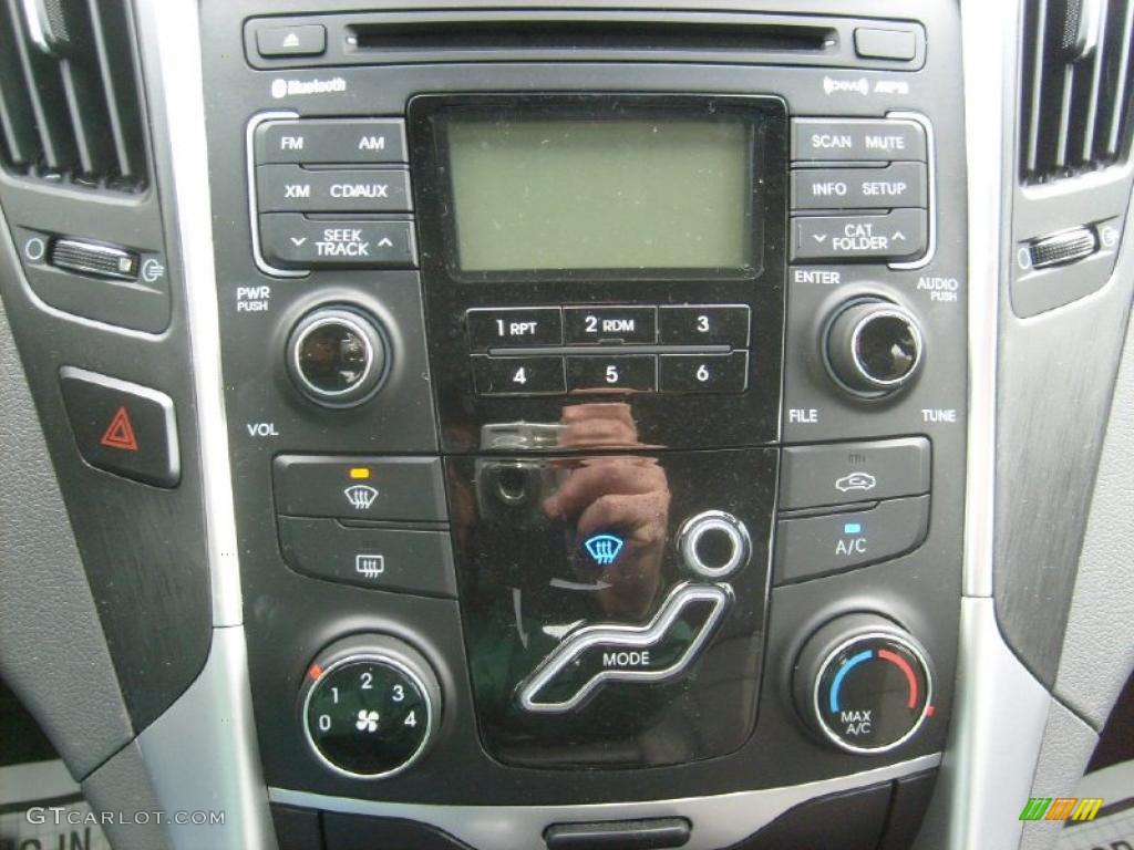 2011 Hyundai Sonata GLS Controls Photo #46480038