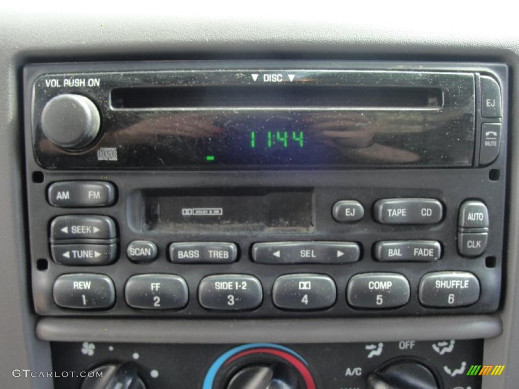 2001 Ford F250 Super Duty XLT SuperCab 4x4 Controls Photo #46480662