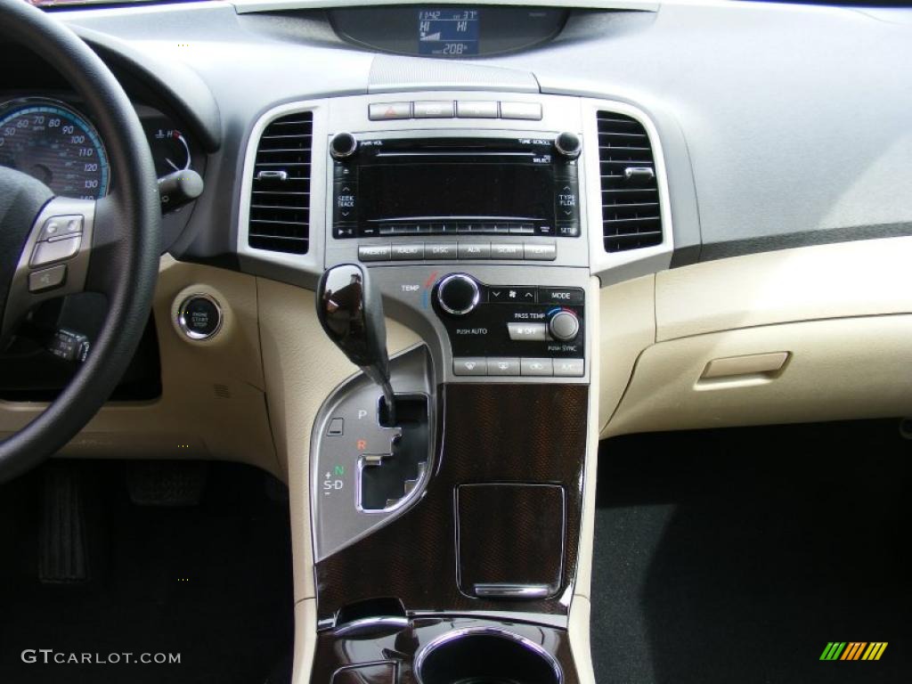 2010 Toyota Venza AWD Controls Photo #46480740