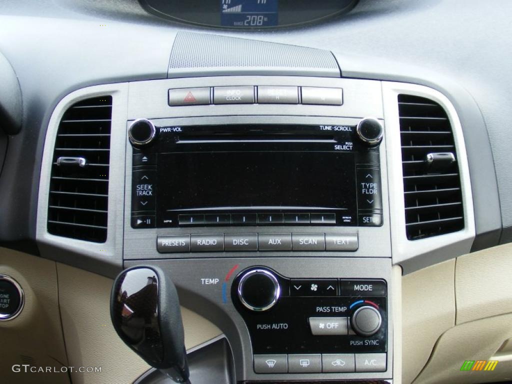 2010 Toyota Venza AWD Controls Photo #46480755