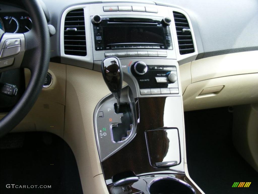 2010 Toyota Venza AWD Controls Photo #46480785