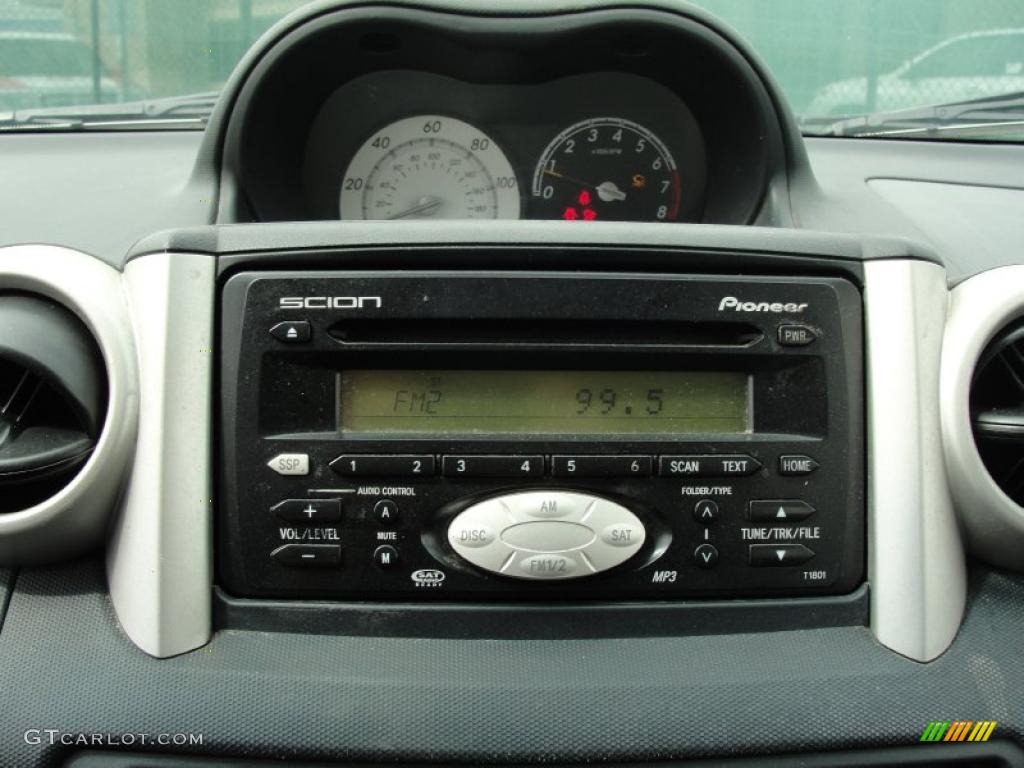 2004 Scion xA Standard xA Model Controls Photo #46481301