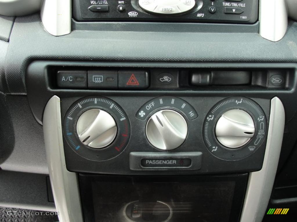 2004 Scion xA Standard xA Model Controls Photo #46481316