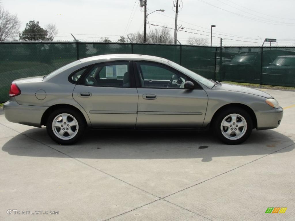 Spruce Green Metallic 2004 Ford Taurus SE Sedan Exterior Photo #46481382