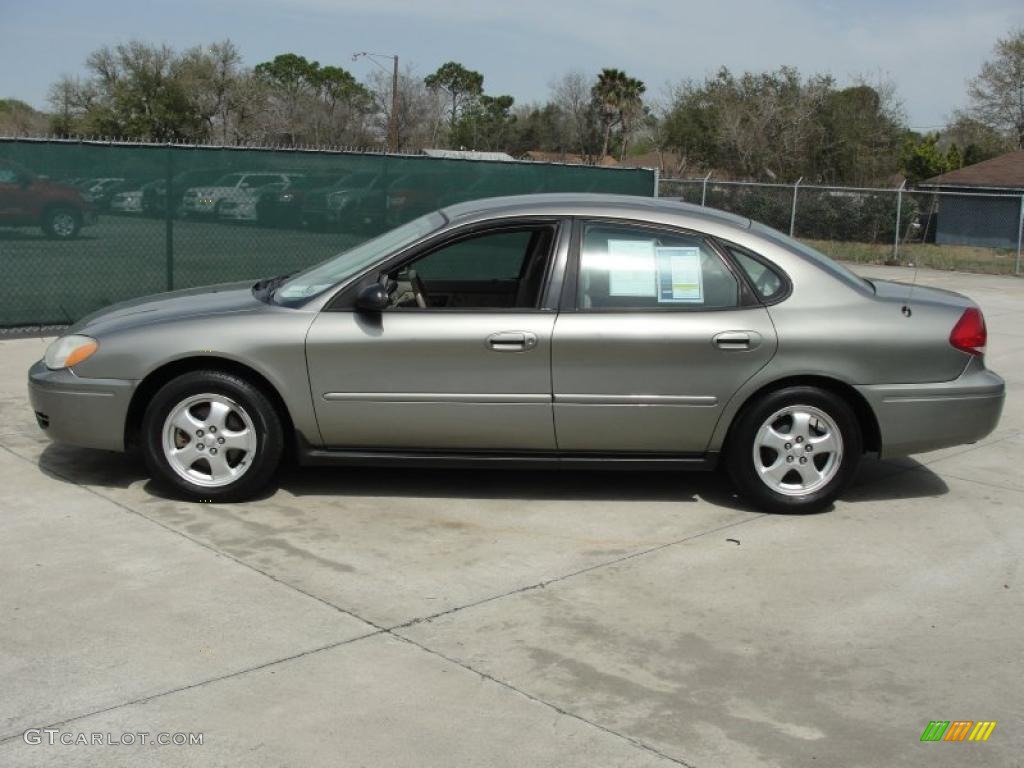 Spruce Green Metallic 2004 Ford Taurus SE Sedan Exterior Photo #46481439