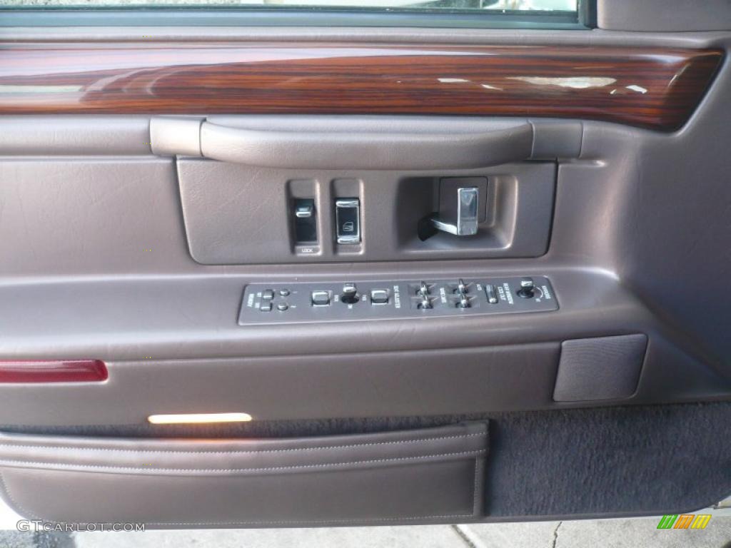 1995 Cadillac DeVille Concours Controls Photo #46482009