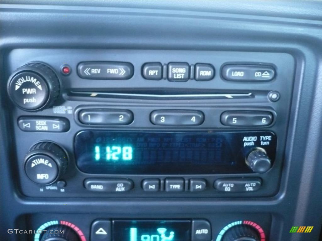 2007 Chevrolet Silverado 3500HD Classic LT Crew Cab 4x4 Dually Controls Photo #46483299