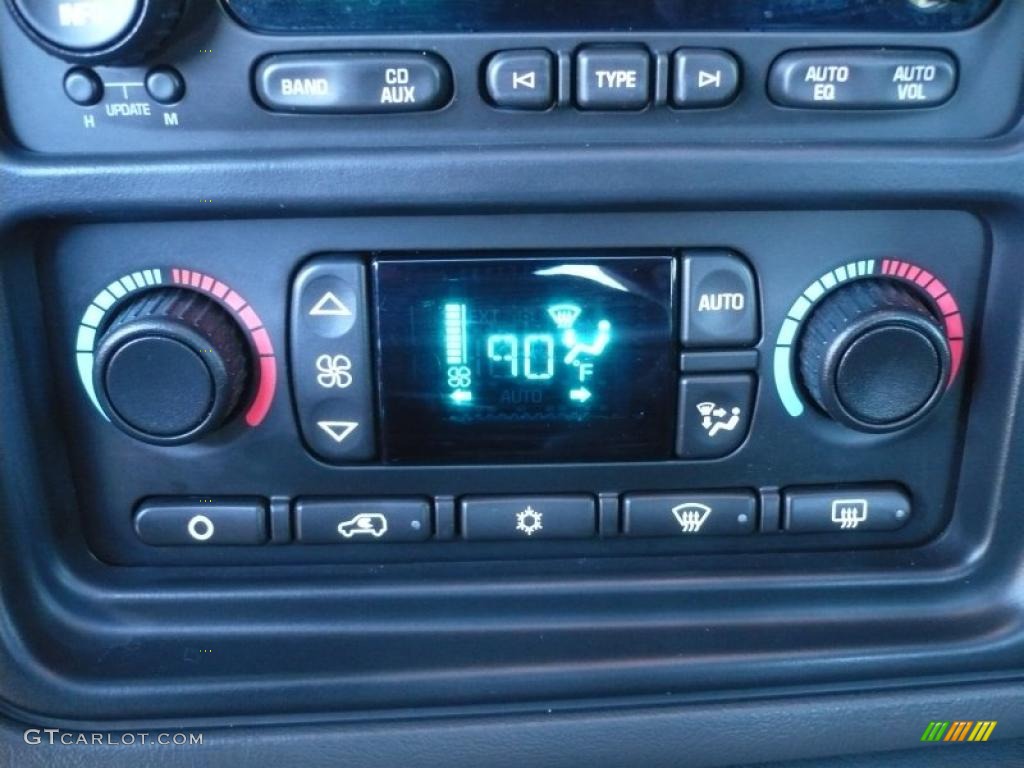 2007 Chevrolet Silverado 3500HD Classic LT Crew Cab 4x4 Dually Controls Photo #46483314