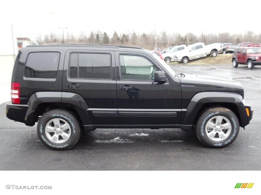 2011 Liberty Sport 4x4 - Brilliant Black Crystal Pearl / Dark Slate Gray photo #8