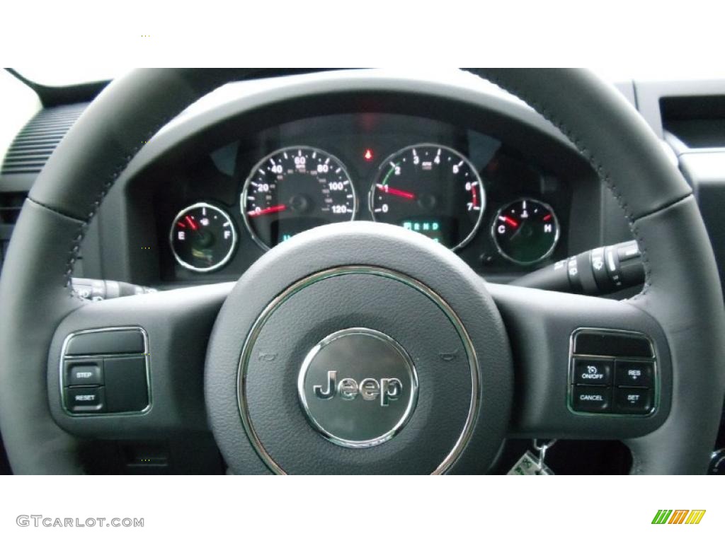 2011 Liberty Sport 4x4 - Natural Green Metallic / Dark Slate Gray photo #12