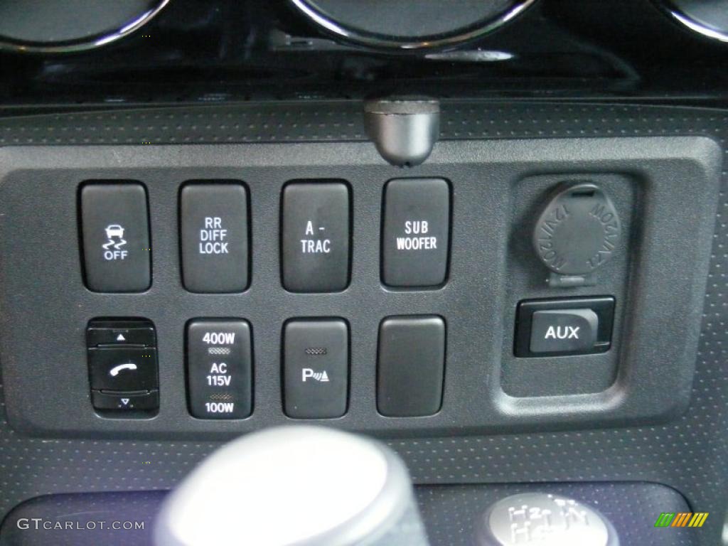2009 Toyota FJ Cruiser 4WD Controls Photo #46485517