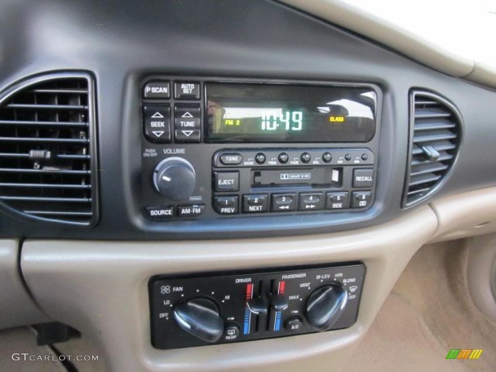 2002 Buick Regal LS Controls Photo #46485619