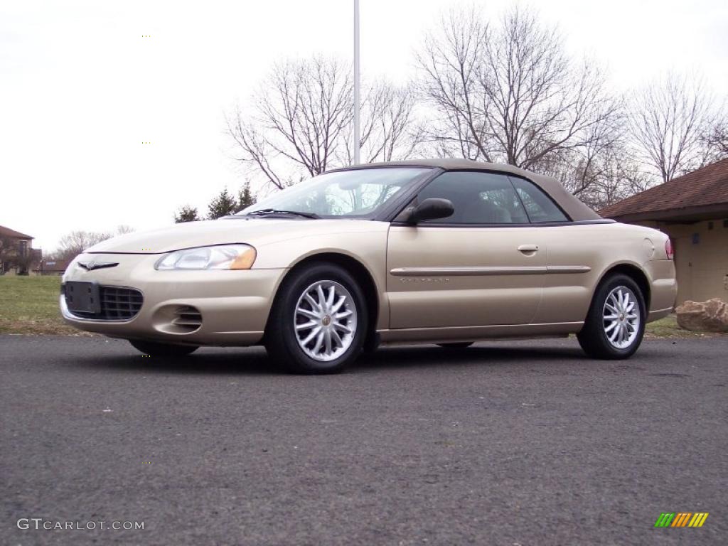 Champagne Pearlcoat 2001 Chrysler Sebring LX Convertible Exterior Photo #46486101