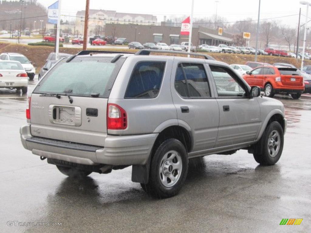 Powellite Silver Metallic 2004 Isuzu Rodeo S Exterior Photo #46486146