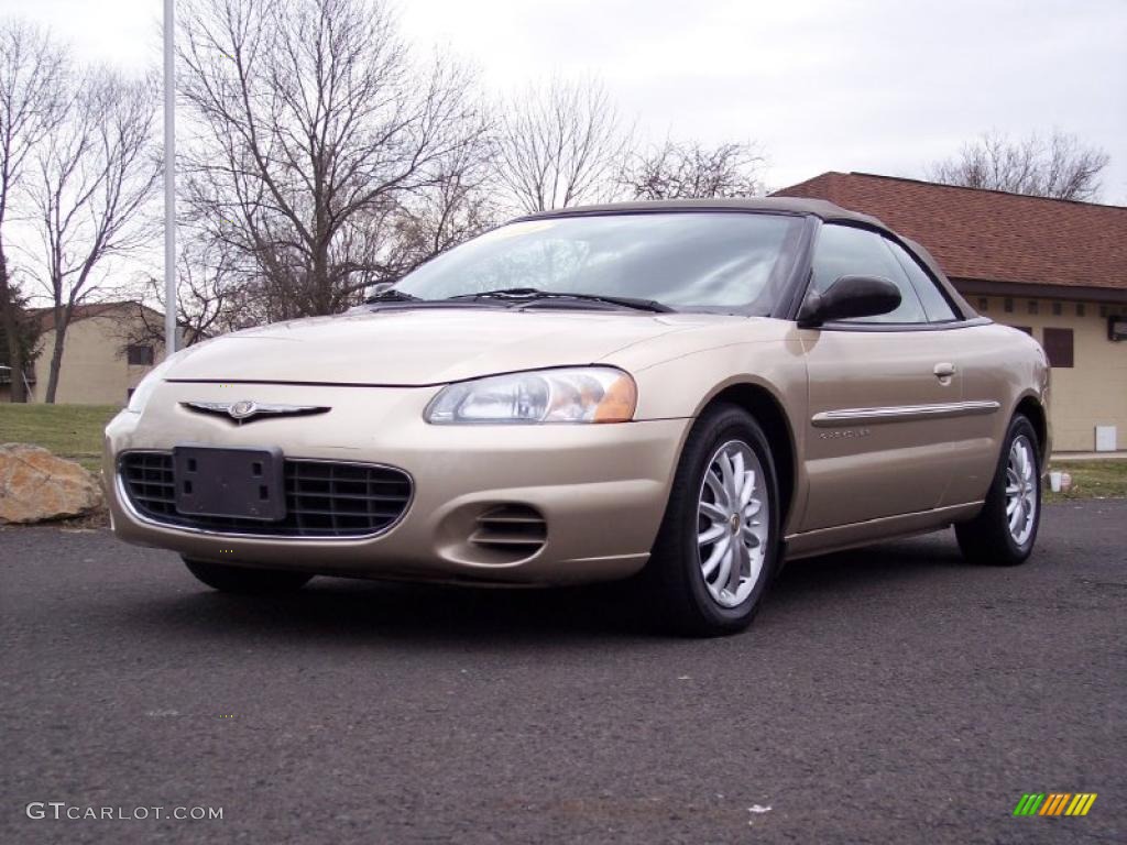 Champagne Pearlcoat 2001 Chrysler Sebring LX Convertible Exterior Photo #46486158