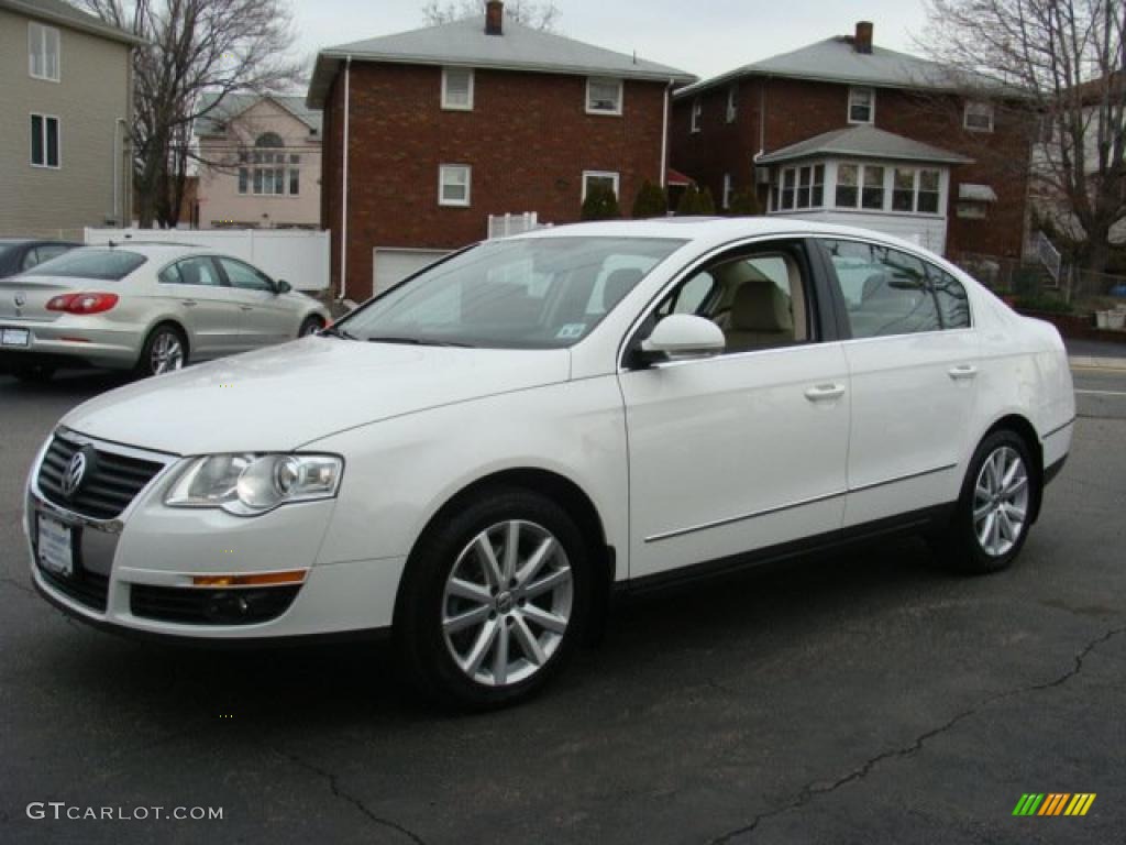 Candy White 2010 Volkswagen Passat Komfort Sedan Exterior Photo #46486920