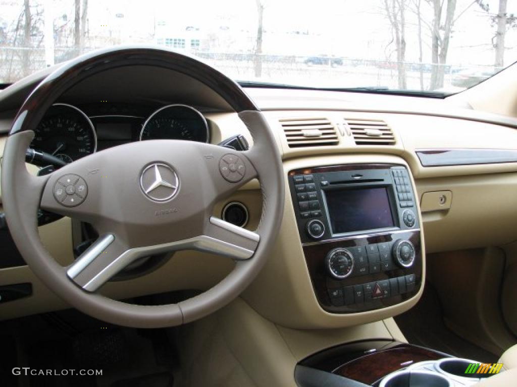 2010 Mercedes-Benz R 350 4Matic Cashmere Dashboard Photo #46488108