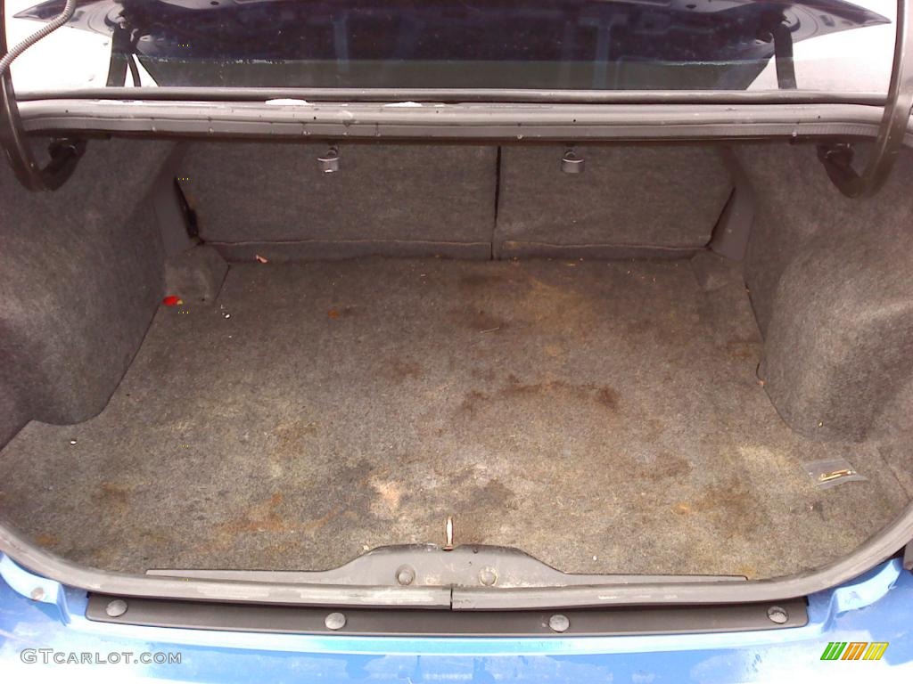 2003 ION 3 Sedan - Bright Blue / Gray photo #4